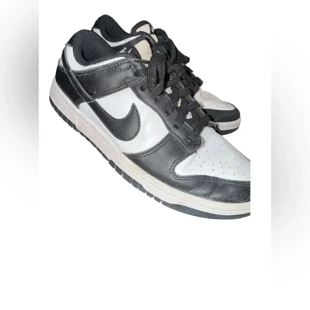 Nike White and Black Low-Top Sneaker